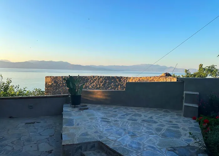 Fteri Stone House In Platanos, Akrata