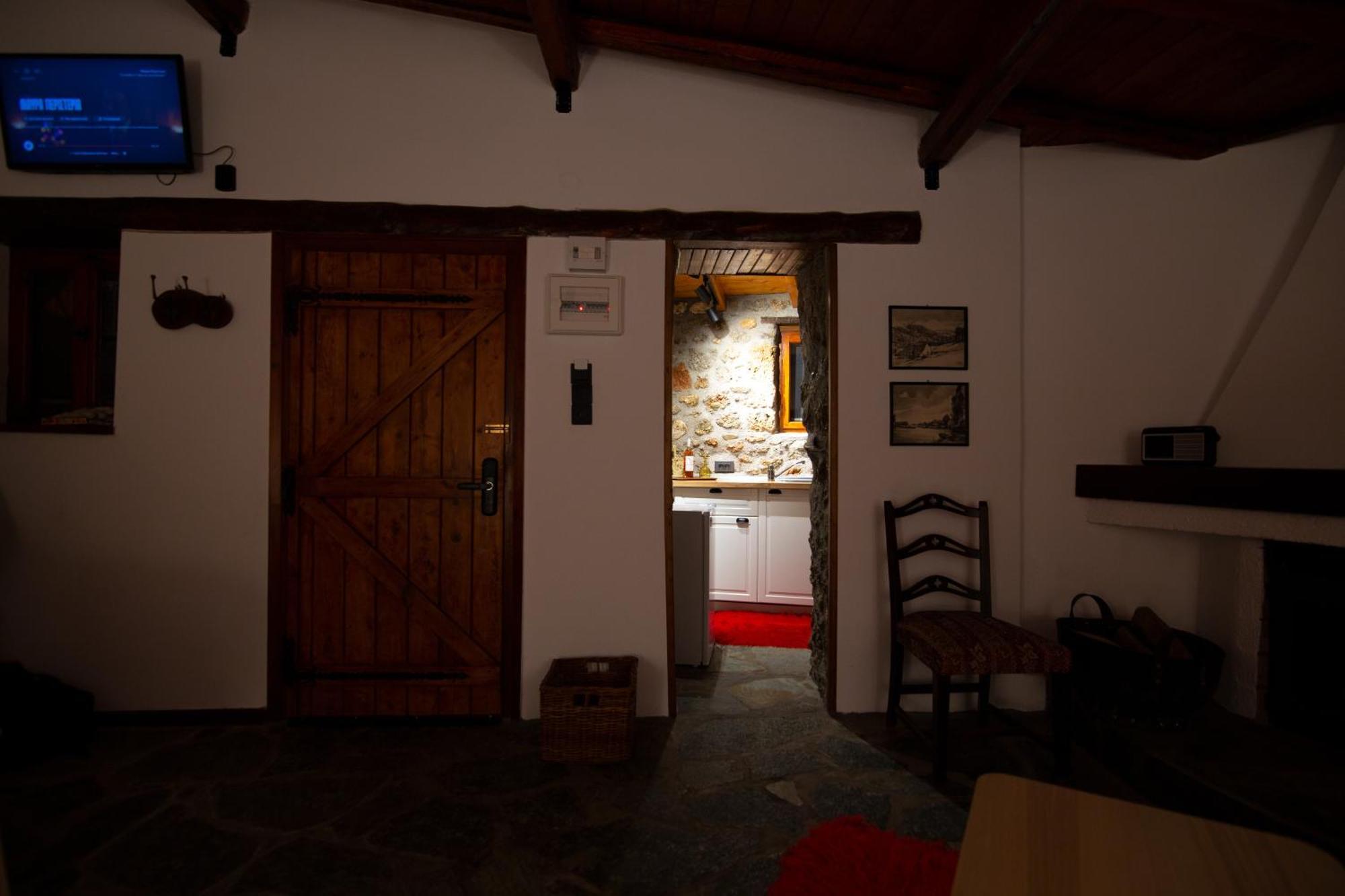 Fteri Stone House In Platanos, Akrata * Plátanos